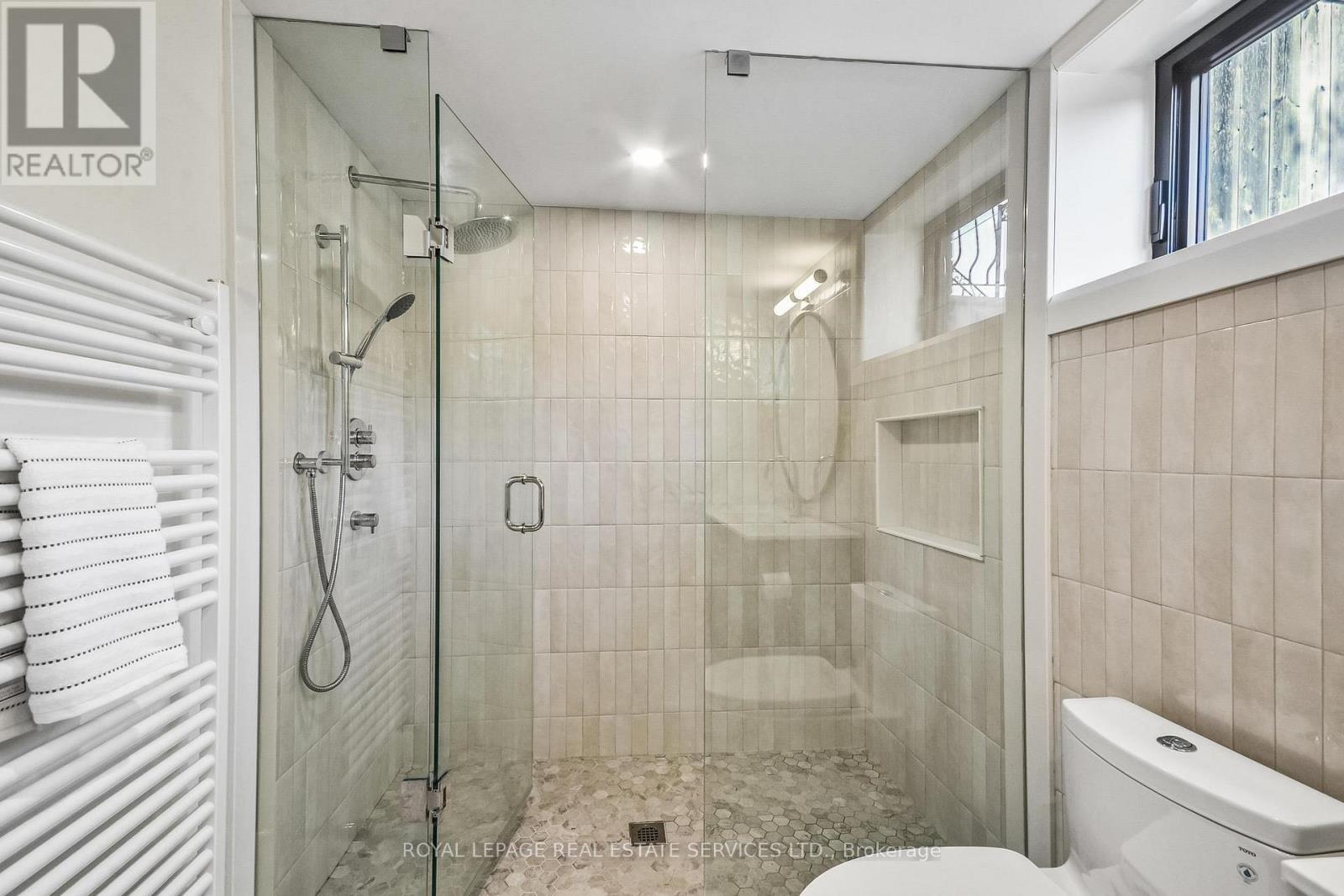 352 Winnett Avenue, Toronto, Ontario  M6C 3M1 - Photo 28 - C13023206