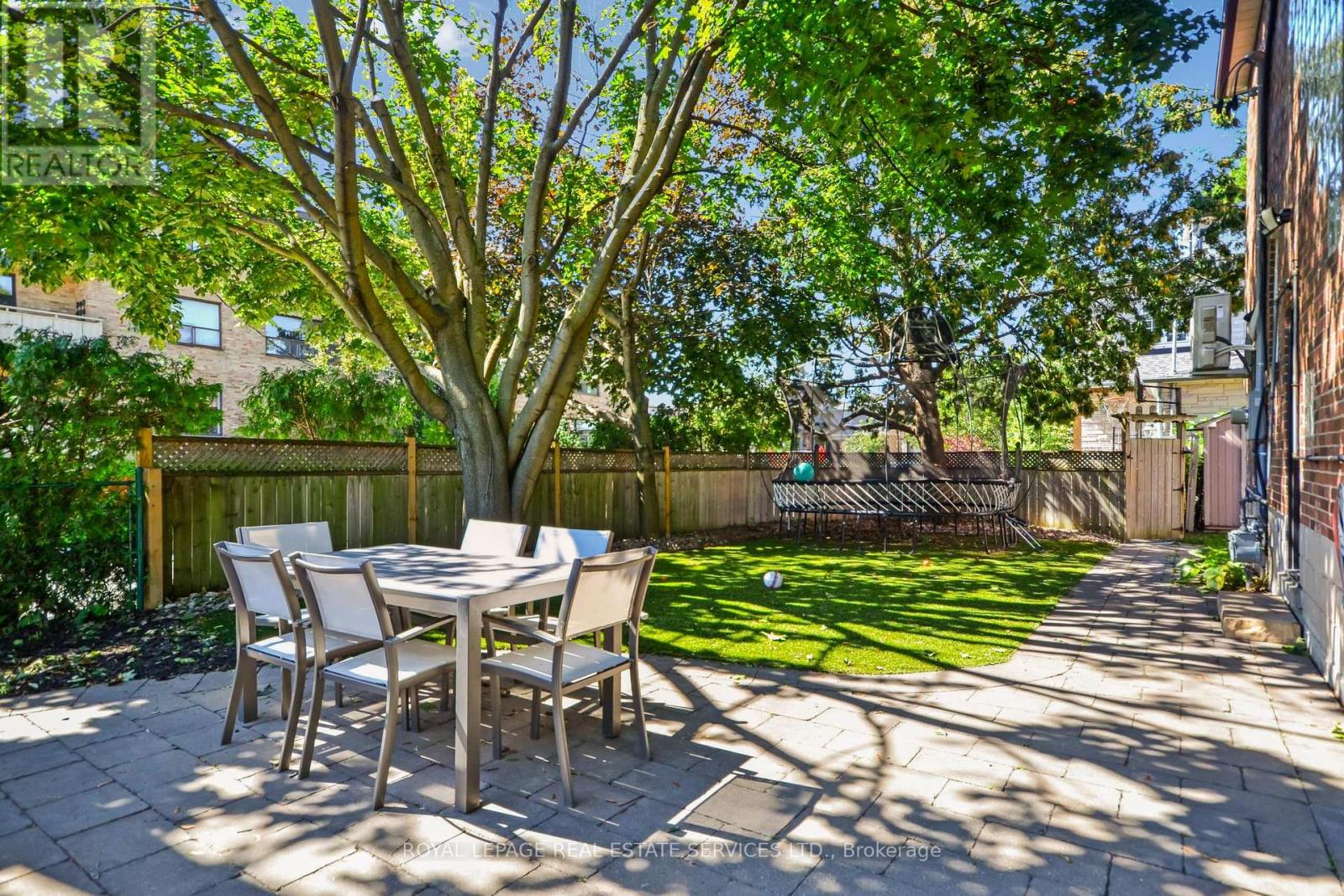 352 Winnett Avenue, Toronto, Ontario  M6C 3M1 - Photo 31 - C13023206