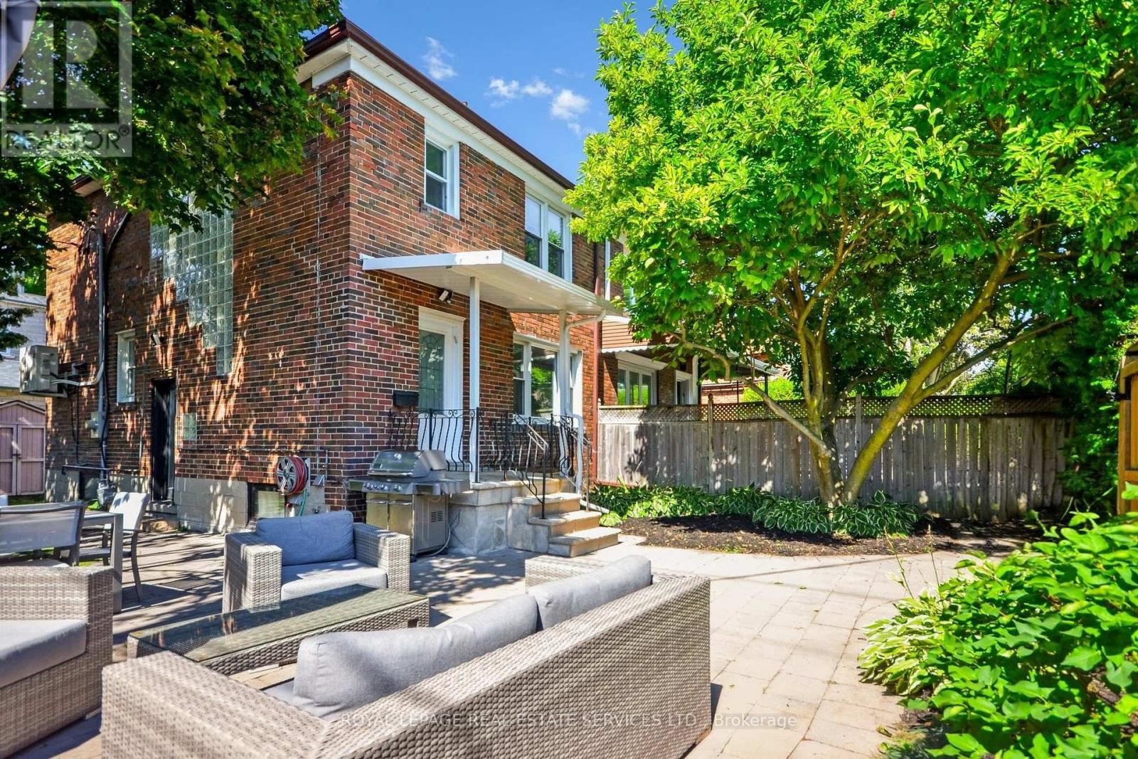 352 Winnett Avenue, Toronto, Ontario  M6C 3M1 - Photo 32 - C13023206