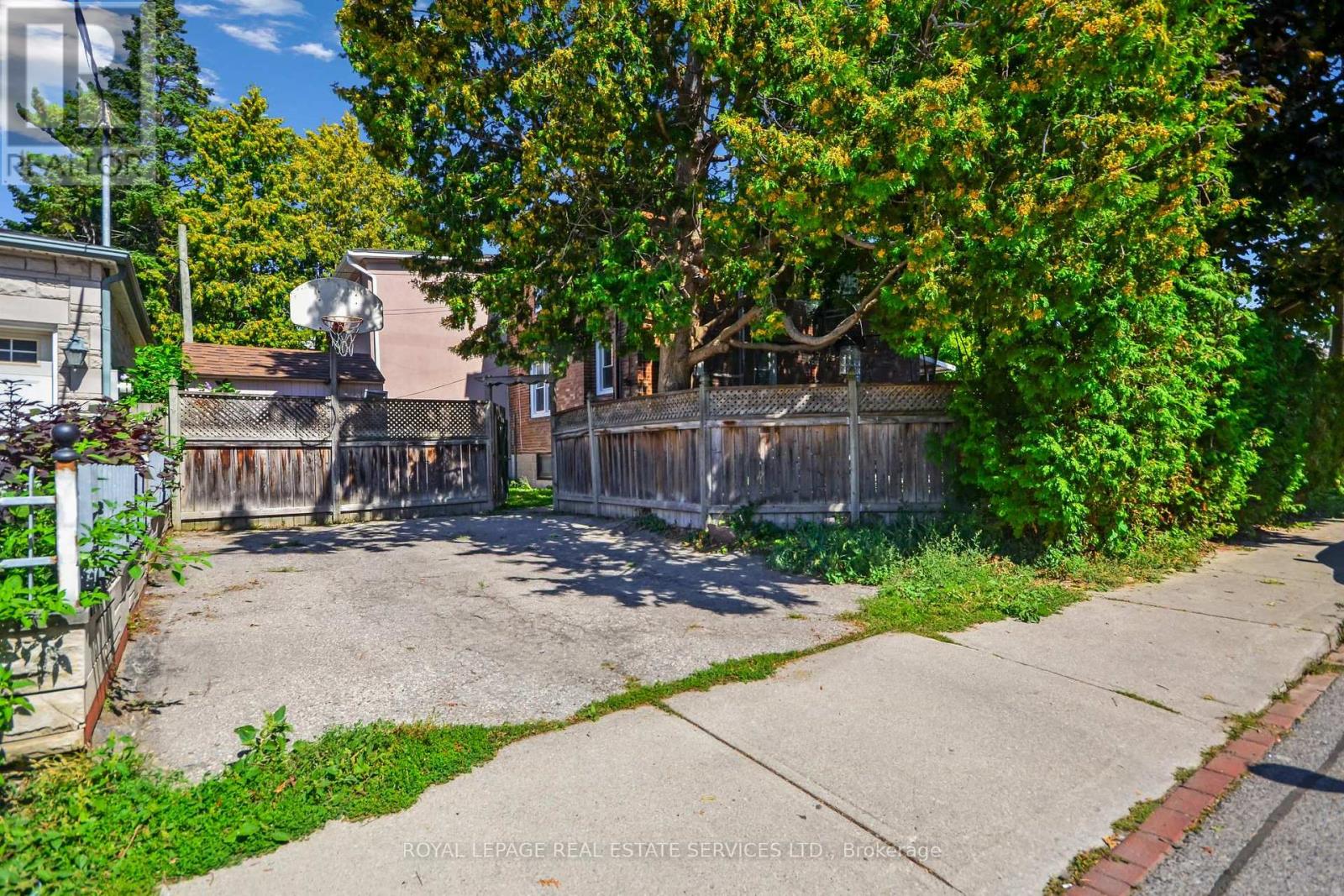 352 Winnett Avenue, Toronto, Ontario  M6C 3M1 - Photo 35 - C13023206
