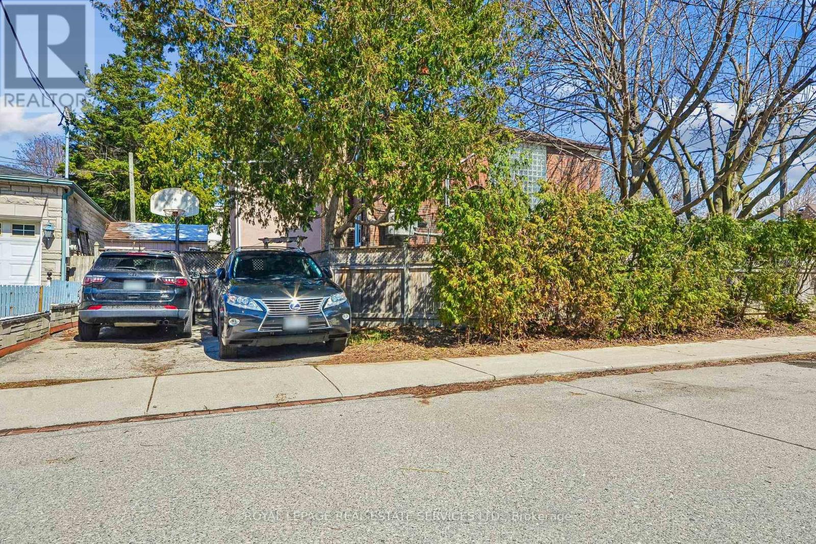 352 Winnett Avenue, Toronto, Ontario  M6C 3M1 - Photo 36 - C13023206