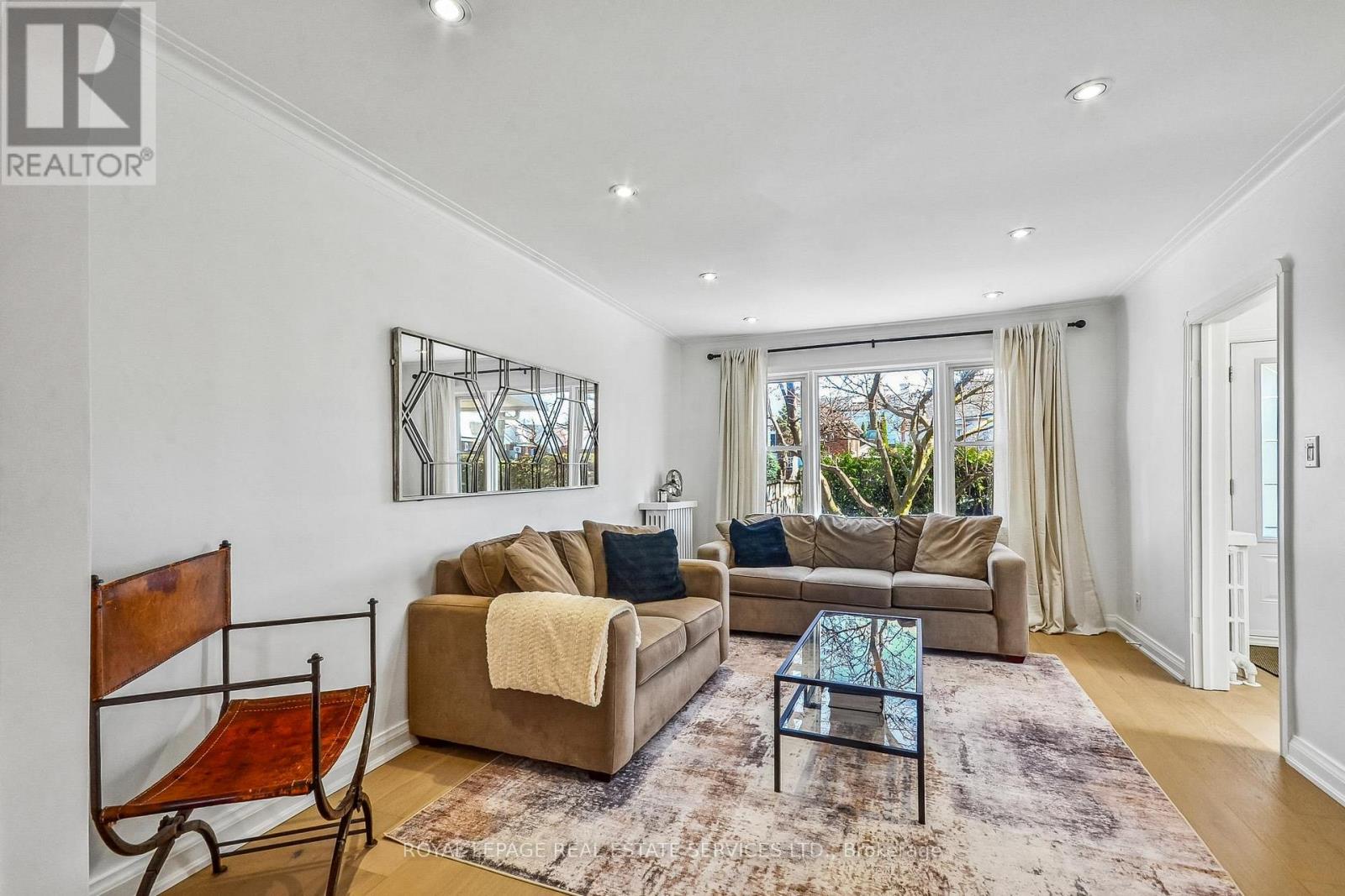 352 Winnett Avenue, Toronto, Ontario  M6C 3M1 - Photo 4 - C13023206