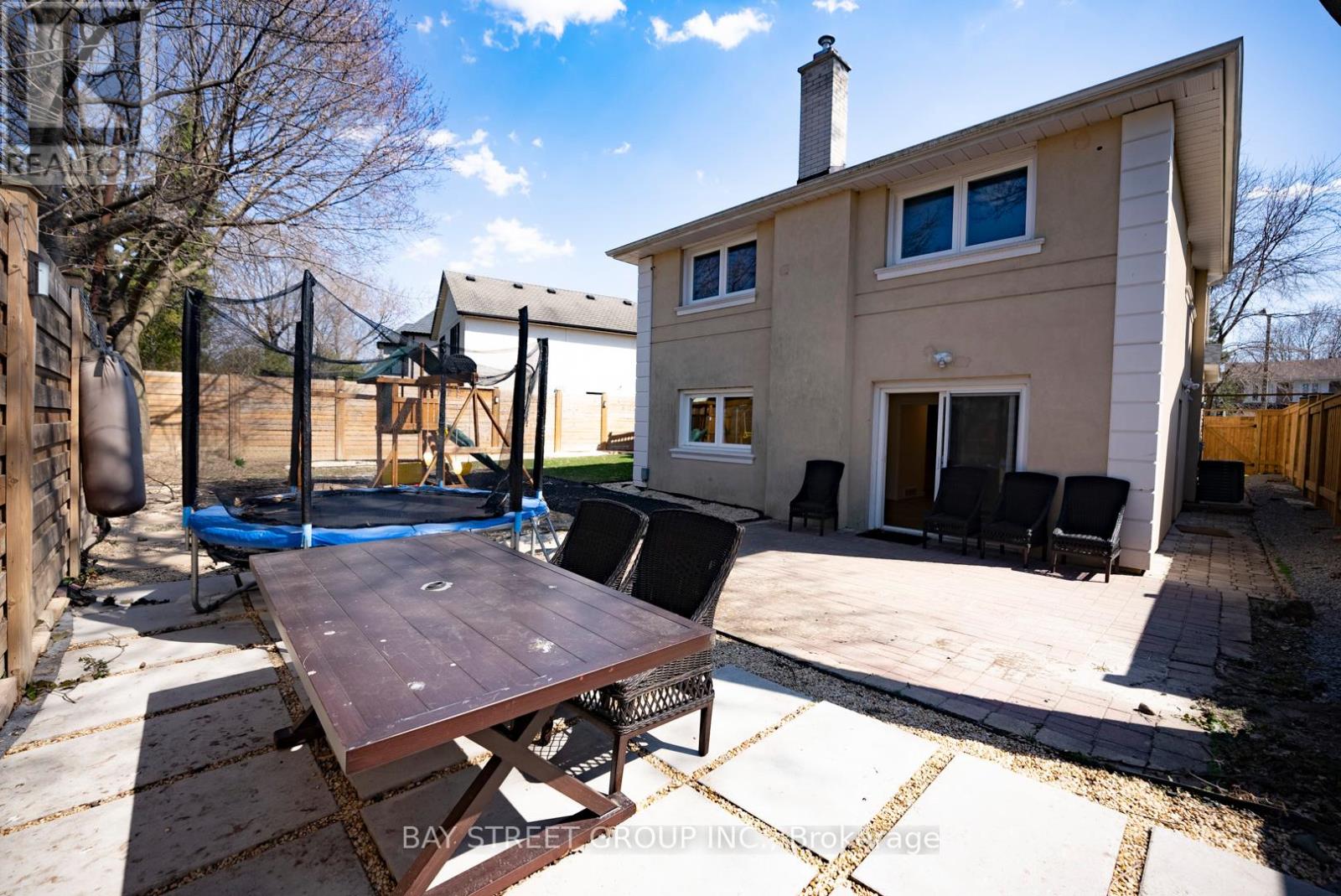 38 Foursome Crescent, Toronto, Ontario  M2P 1W3 - Photo 5 - C13023228