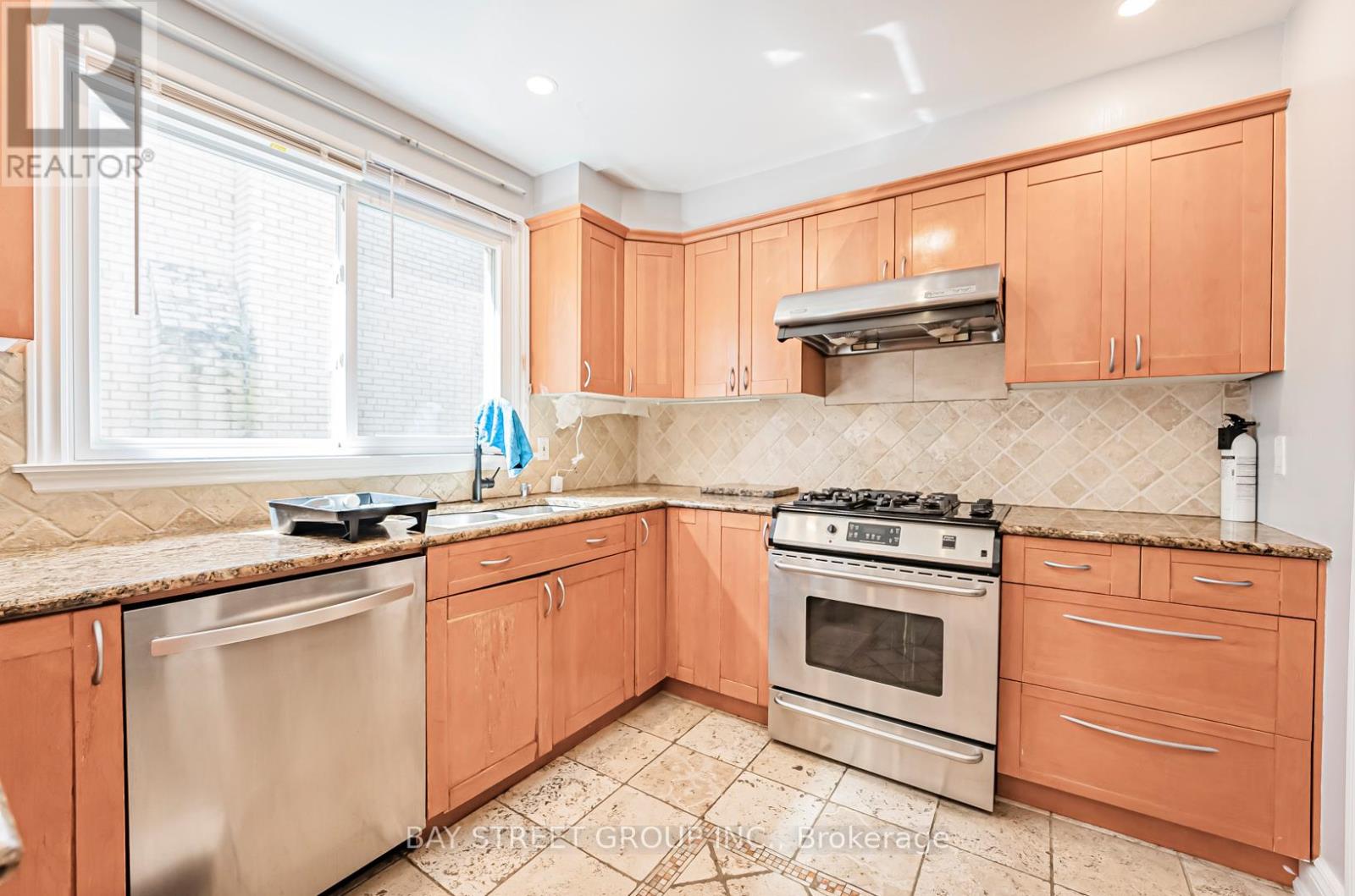 38 Foursome Crescent, Toronto, Ontario  M2P 1W3 - Photo 8 - C13023228