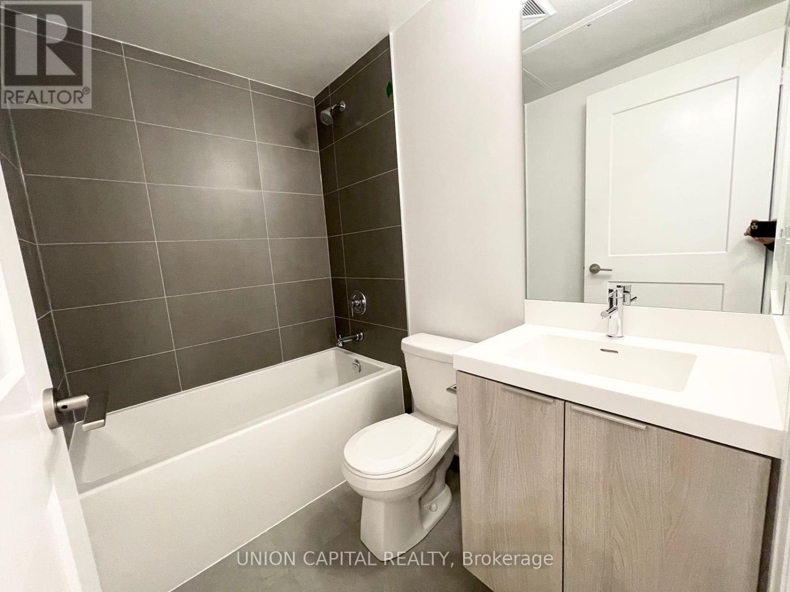 1905 - 8 Widmer Street, Toronto, Ontario  M5V 0W6 - Photo 15 - C13023232