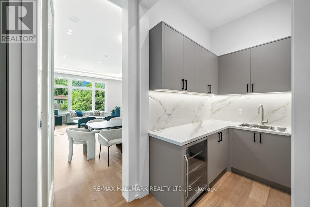 215 Northwood Drive, Toronto, Ontario  M2M 2K5 - Photo 18 - C13023270