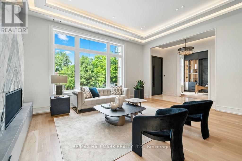 215 Northwood Drive, Toronto, Ontario  M2M 2K5 - Photo 8 - C13023270