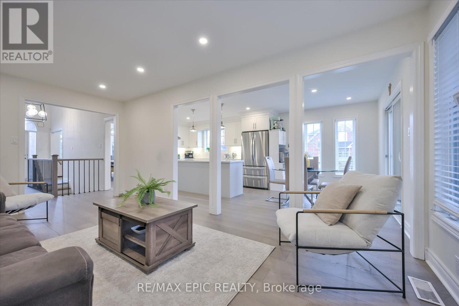 33 Emmett Place, Whitby, Ontario  L1R 2B4 - Photo 18 - E13023274