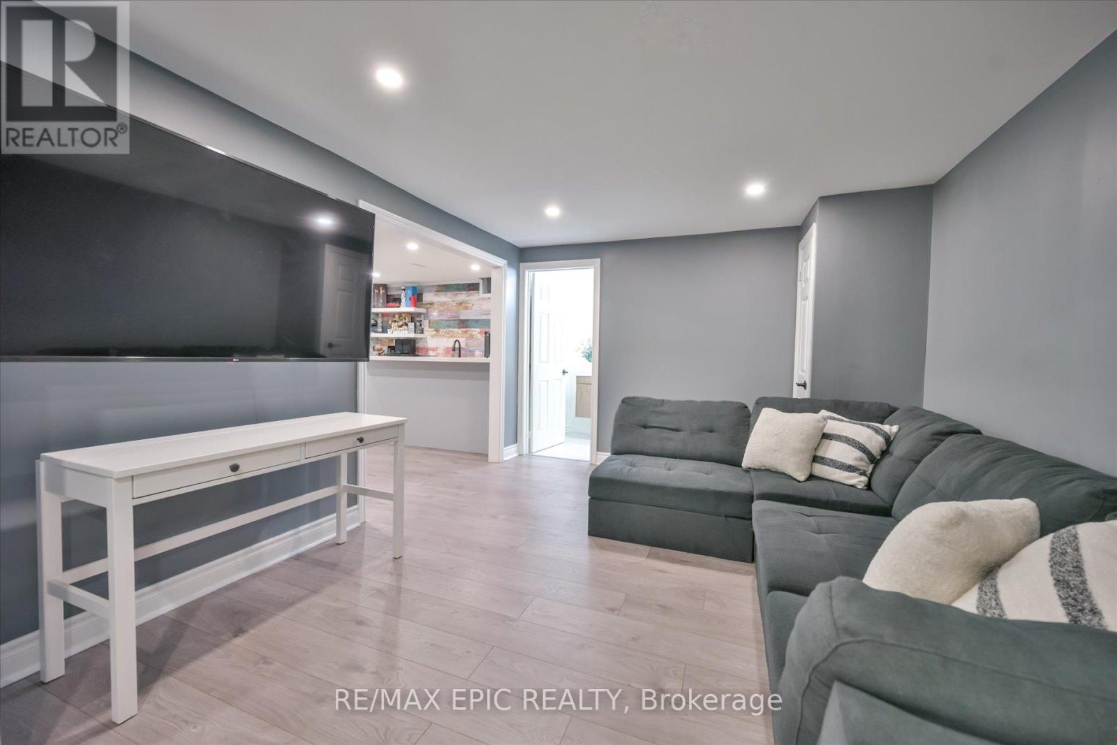 33 Emmett Place, Whitby, Ontario  L1R 2B4 - Photo 32 - E13023274