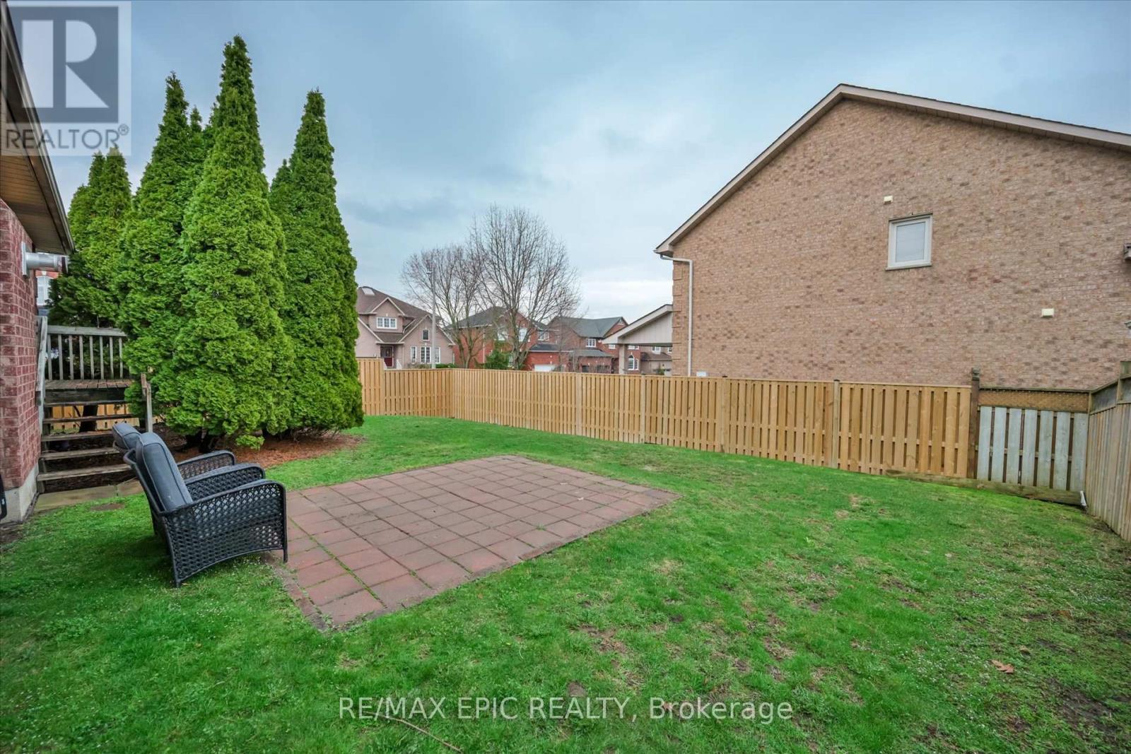 33 Emmett Place, Whitby, Ontario  L1R 2B4 - Photo 39 - E13023274