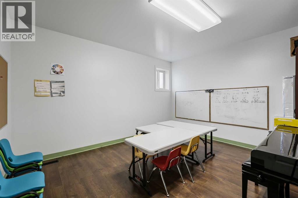 232 8a Street NE, Calgary, Alberta  T2E 4J1 - Photo 31 - A2269236