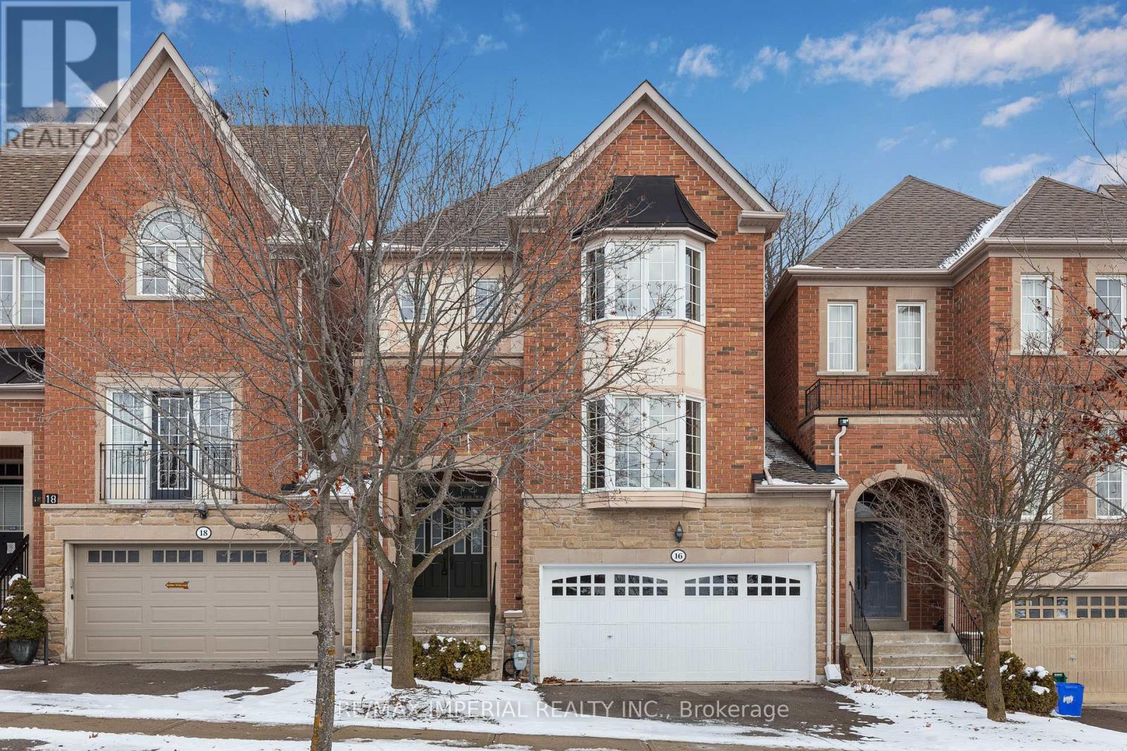 16 CARRIAGE HOUSE COURT, Richmond Hill, Ontario