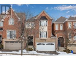 16 CARRIAGE HOUSE COURT, Richmond Hill, Ontario