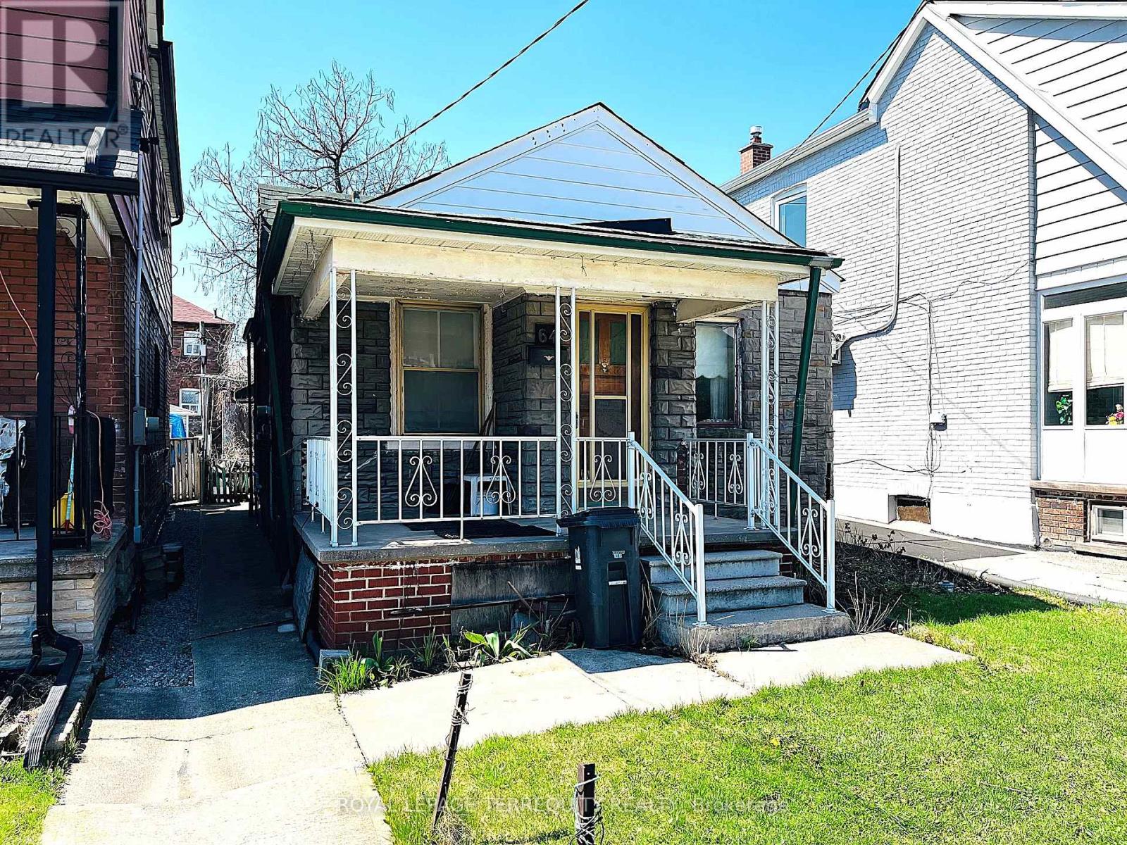 64 Chambers Avenue, Toronto, Ontario  M6N 3M2 - Photo 2 - W13023230