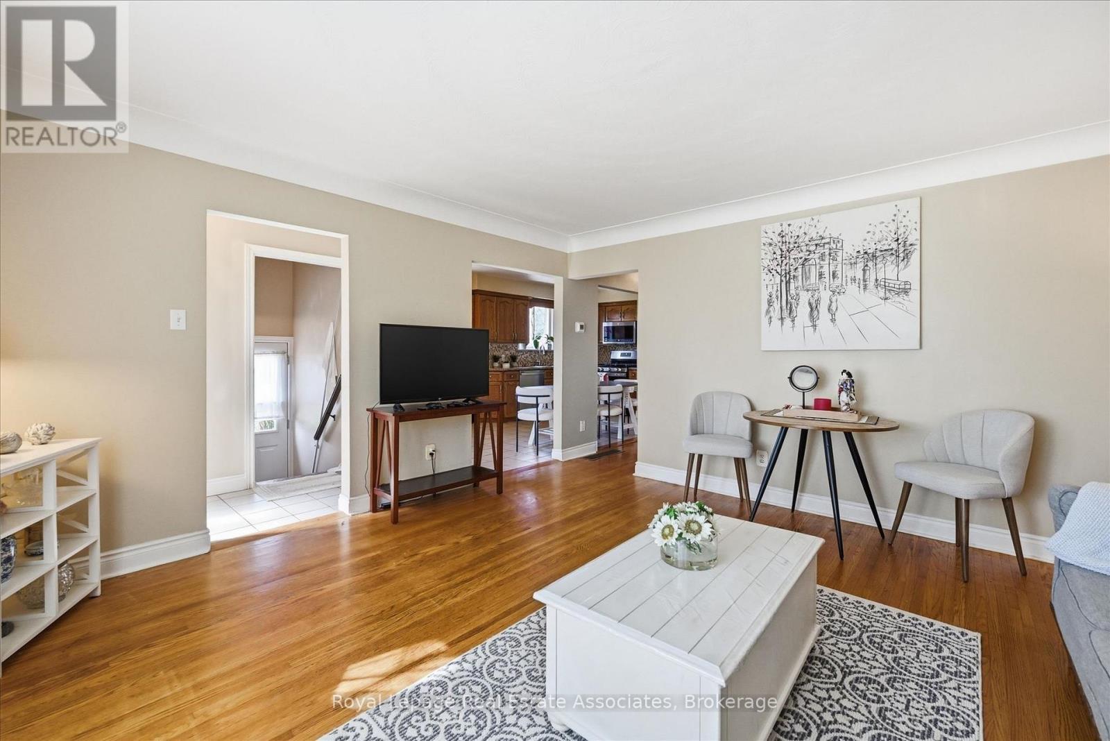 1131 Stanley Drive, Burlington, Ontario  L7P 2K6 - Photo 3 - W13023248