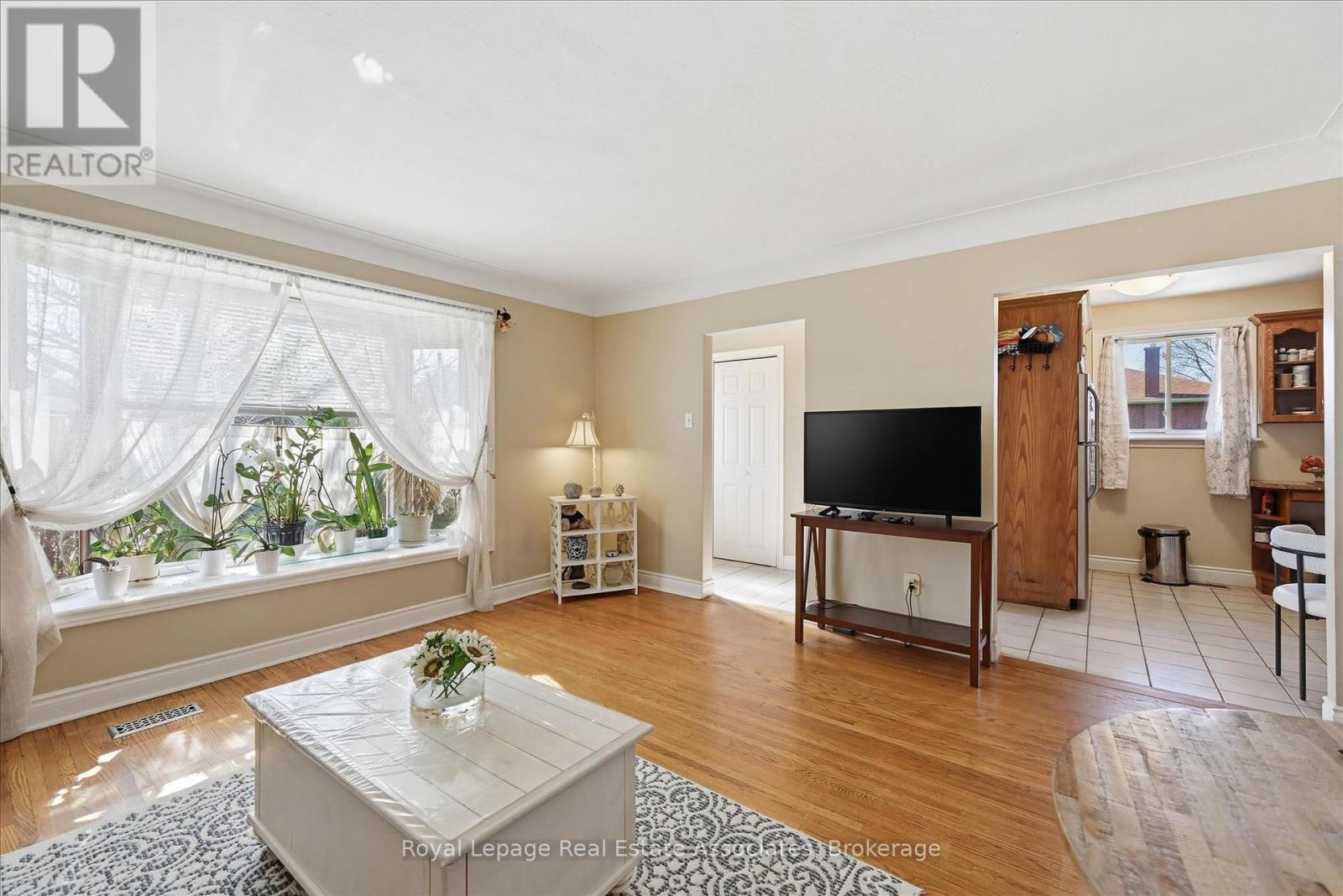 1131 Stanley Drive, Burlington, Ontario  L7P 2K6 - Photo 4 - W13023248