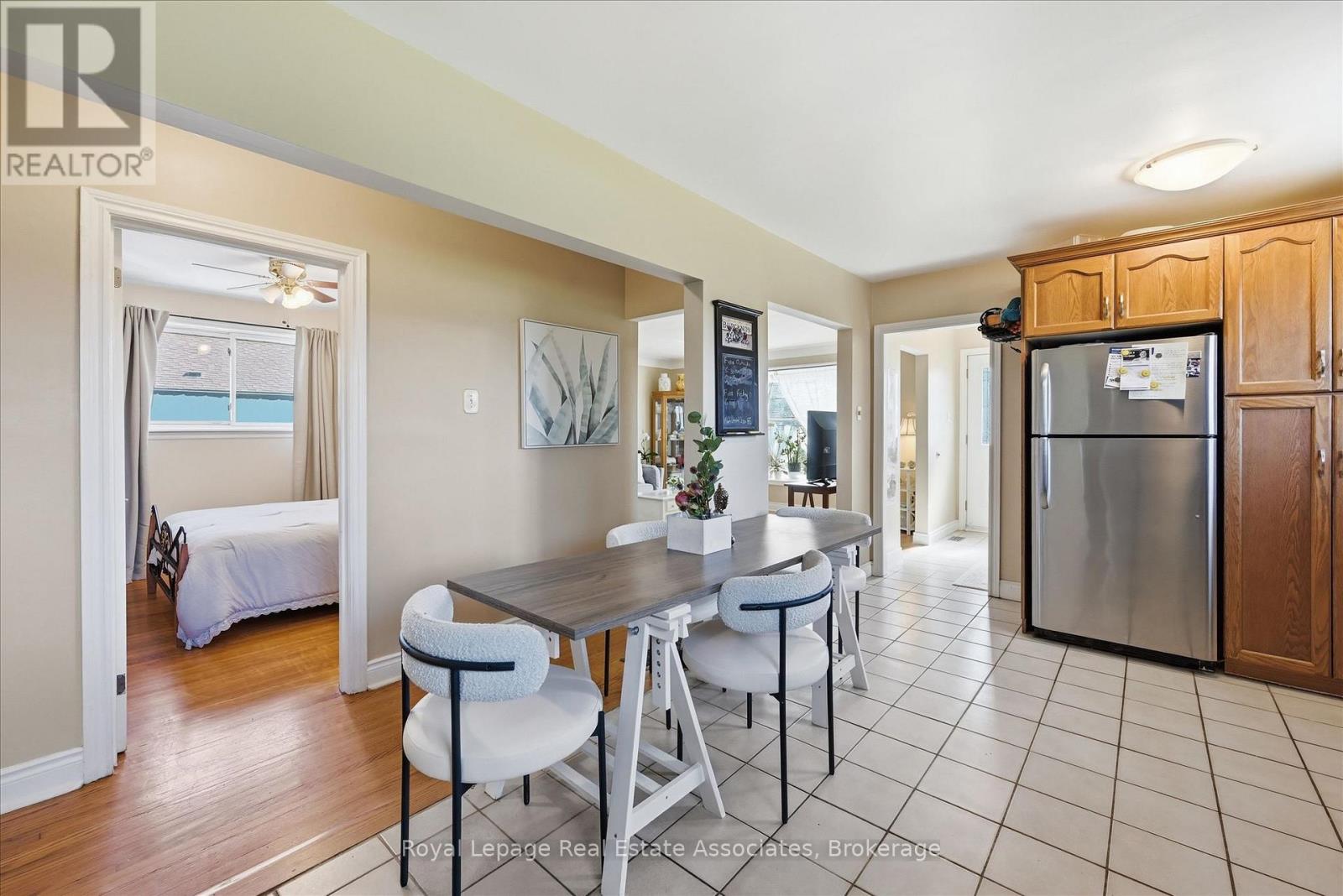 1131 Stanley Drive, Burlington, Ontario  L7P 2K6 - Photo 9 - W13023248