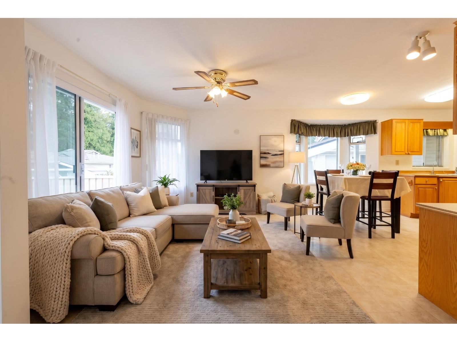 205 10584 153 Street, Surrey, British Columbia  V3R 9V1 - Photo 4 - R3089704