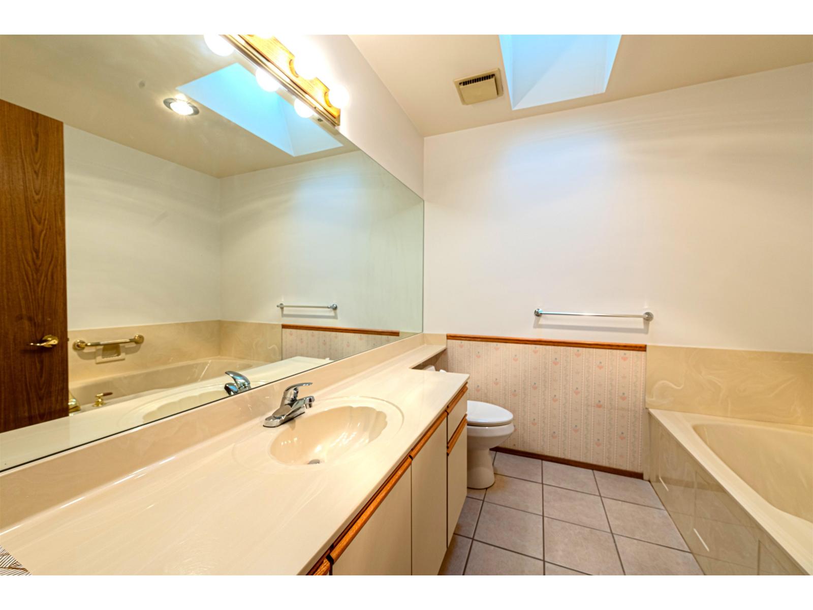 205 10584 153 Street, Surrey, British Columbia  V3R 9V1 - Photo 27 - R3089704