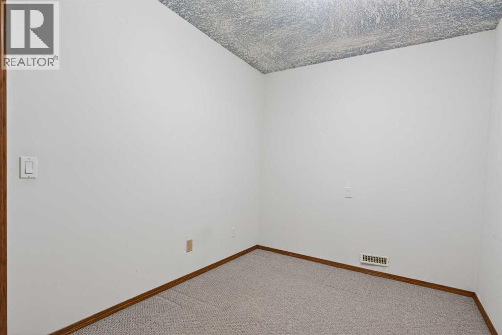 416 Douglas Glen Close Se, Calgary, Alberta  T2Z 3A4 - Photo 33 - A2302986