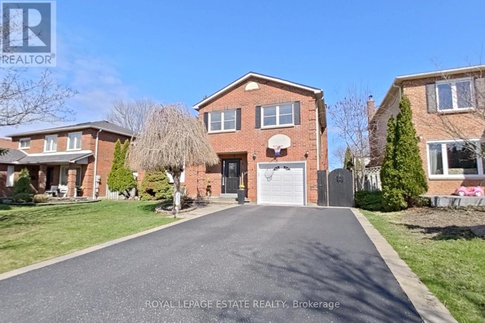 130 William Stephenson Drive, Whitby, Ontario  L1N 8V1 - Photo 2 - E13023296