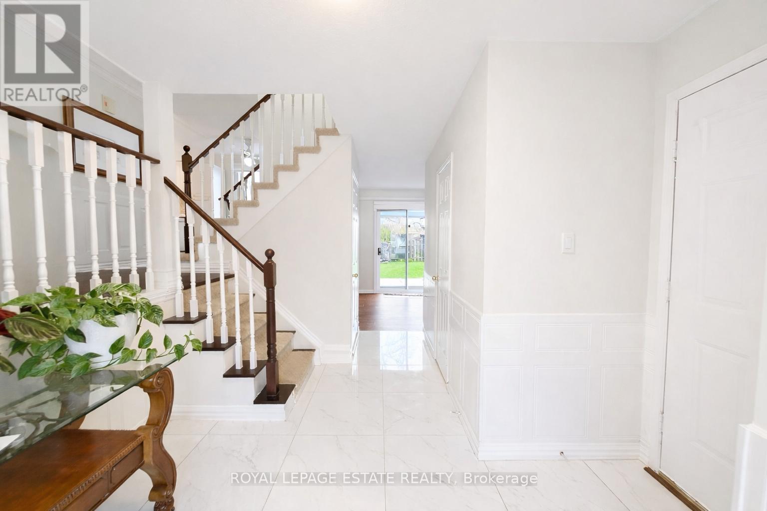 130 William Stephenson Drive, Whitby, Ontario  L1N 8V1 - Photo 4 - E13023296