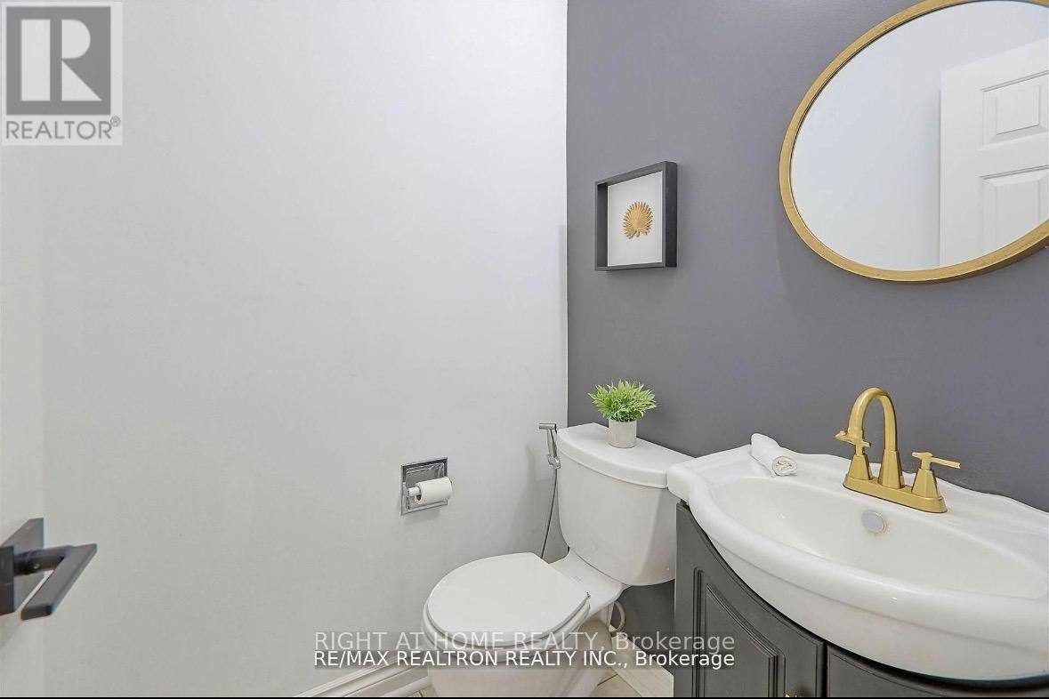 236 Mccaffrey Road, Newmarket, Ontario  L3X 1J3 - Photo 15 - N13023288