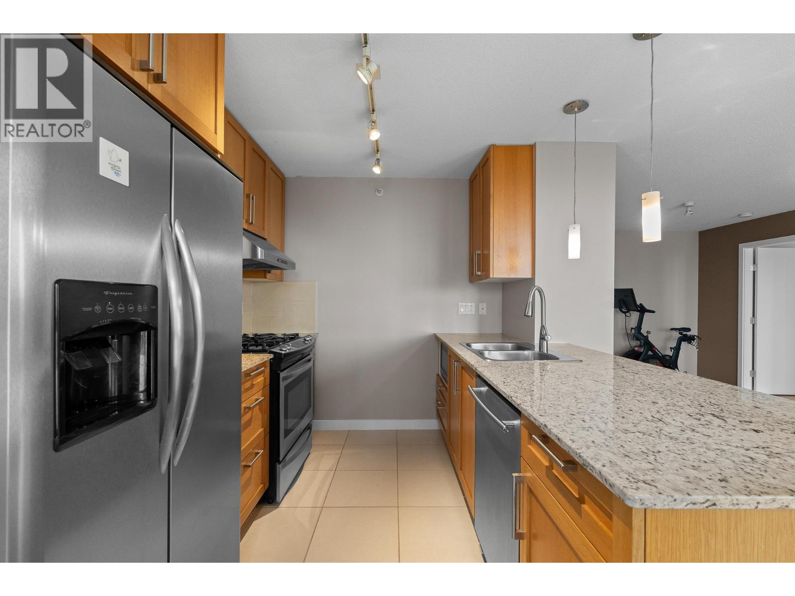 802 7088 Salisbury Avenue, Burnaby, British Columbia  V5E 0A4 - Photo 12 - R3113628