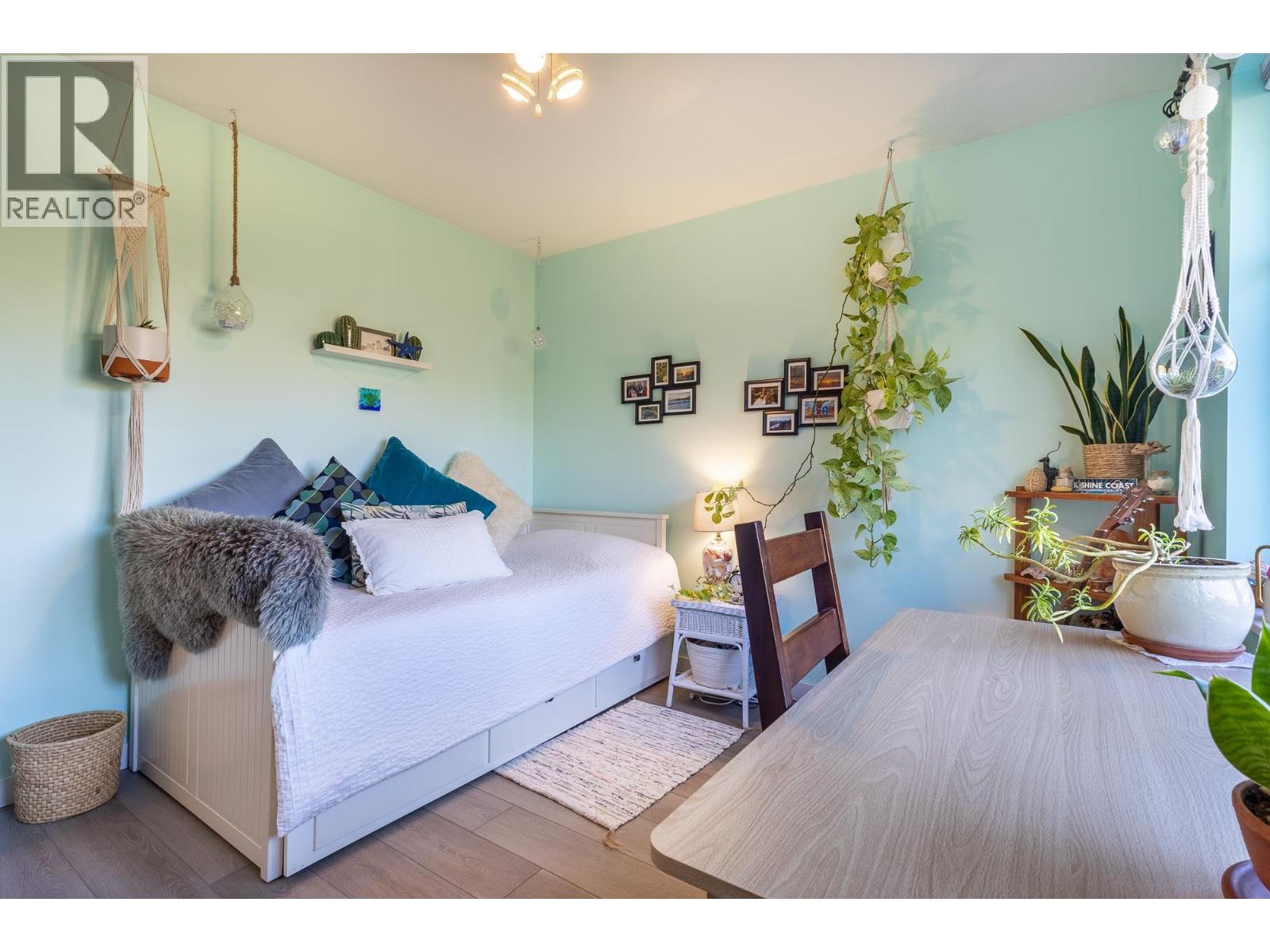 6270 Homestead Avenue, Sechelt, British Columbia  V7Z 0M6 - Photo 17 - R3082206