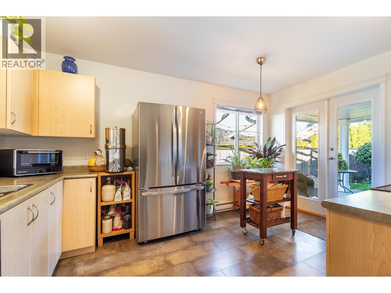 6270 Homestead Avenue, Sechelt, British Columbia  V7Z 0M6 - Photo 10 - R3082206