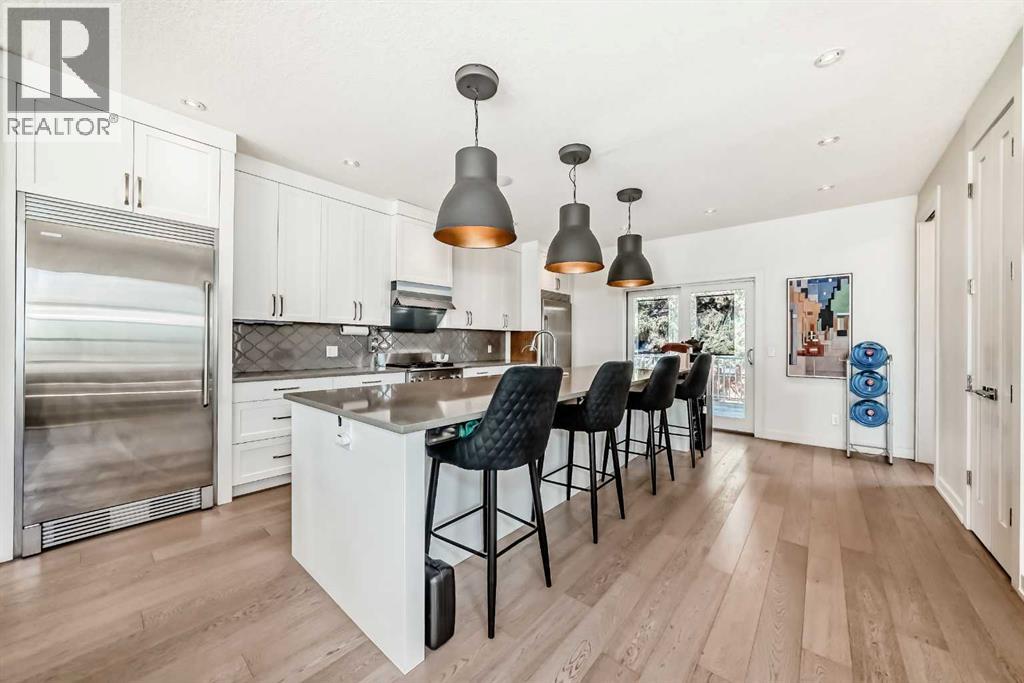 112 Hanover Road Sw, Calgary, Alberta  T2V 3J4 - Photo 3 - A2302268