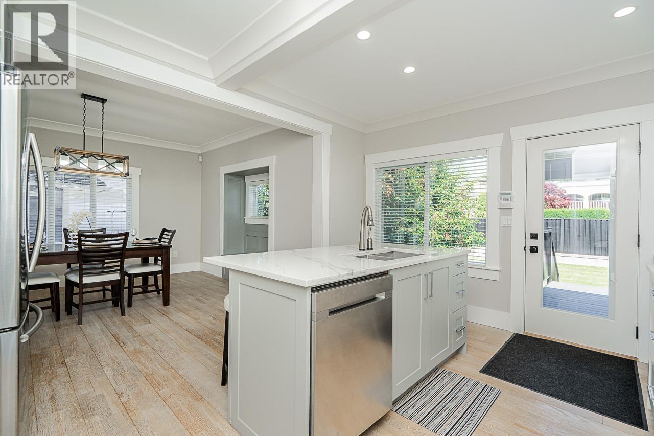 905 Edinburgh Street, New Westminster, British Columbia  V3M 2V2 - Photo 11 - R3113609