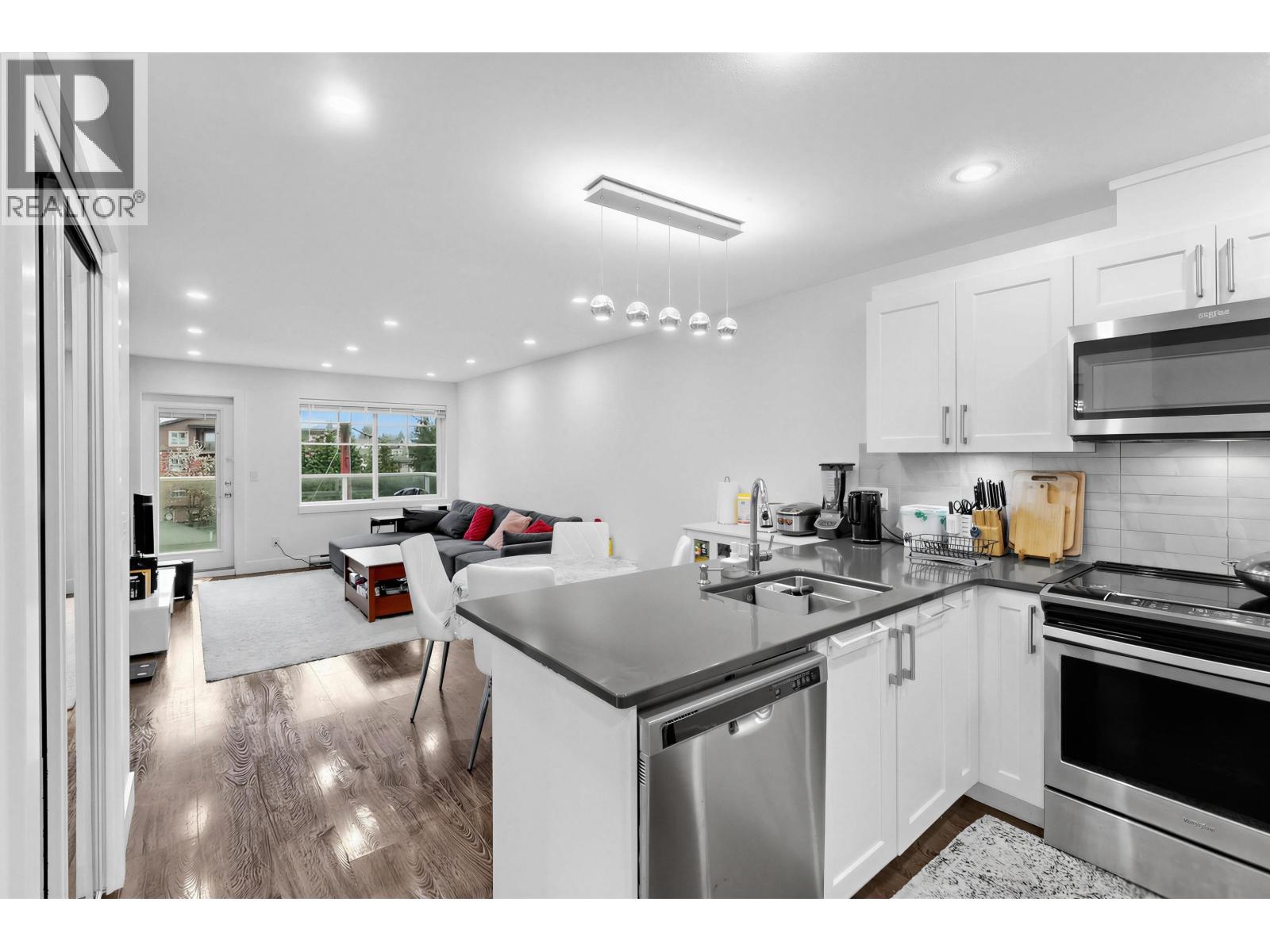 401 1990 Westminster Avenue, Port Coquitlam, British Columbia  V3B 1E8 - Photo 5 - R3113754