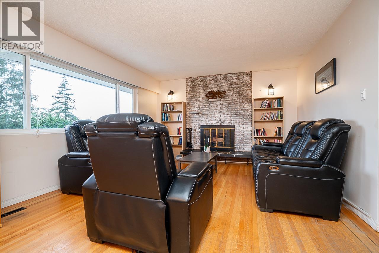 320 Seaforth Crescent, Coquitlam, British Columbia  V3K 2M4 - Photo 6 - R3113242