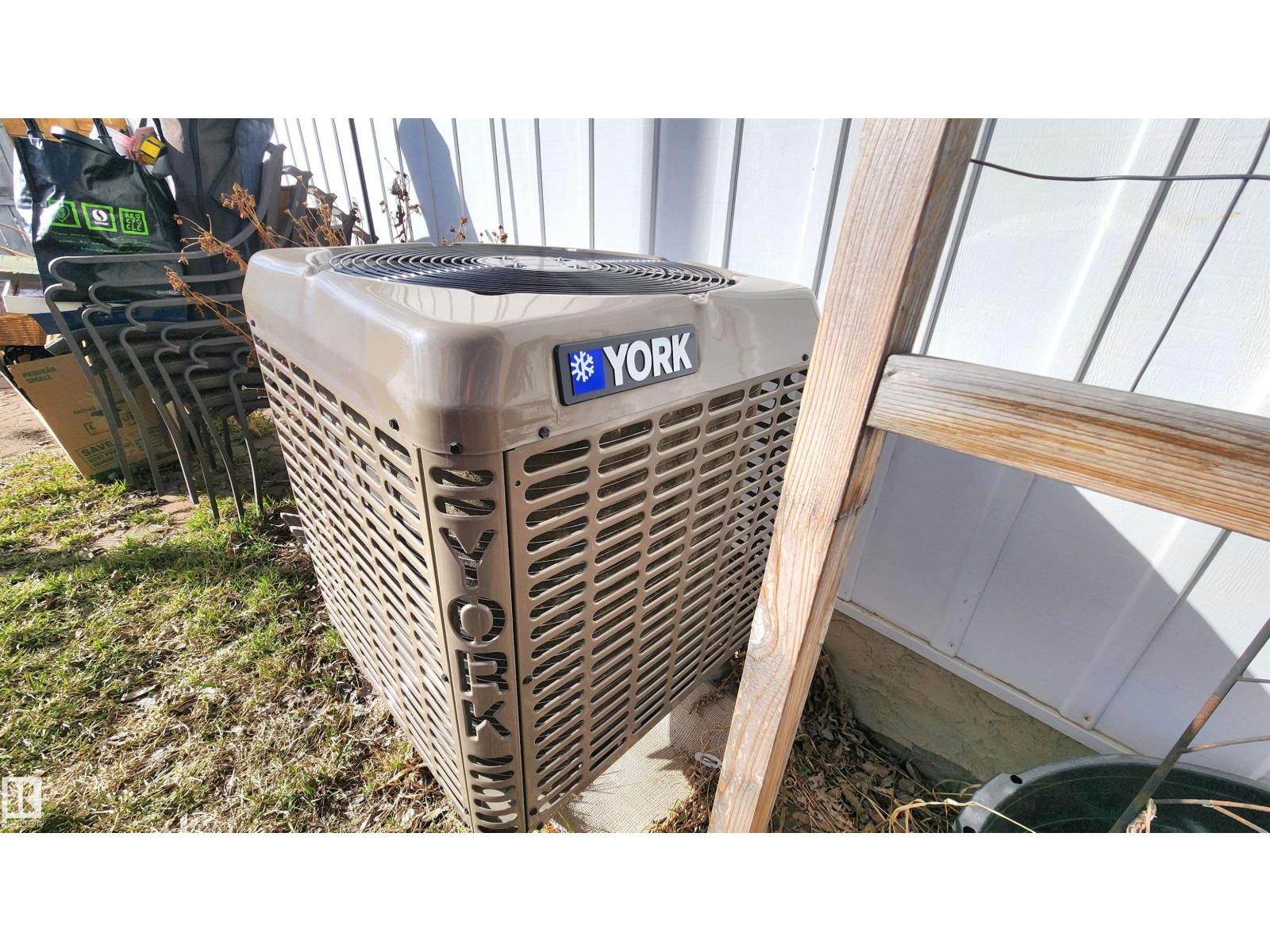 3531 46 St Nw, Edmonton, Alberta  T6L 5C6 - Photo 35 - E4483287