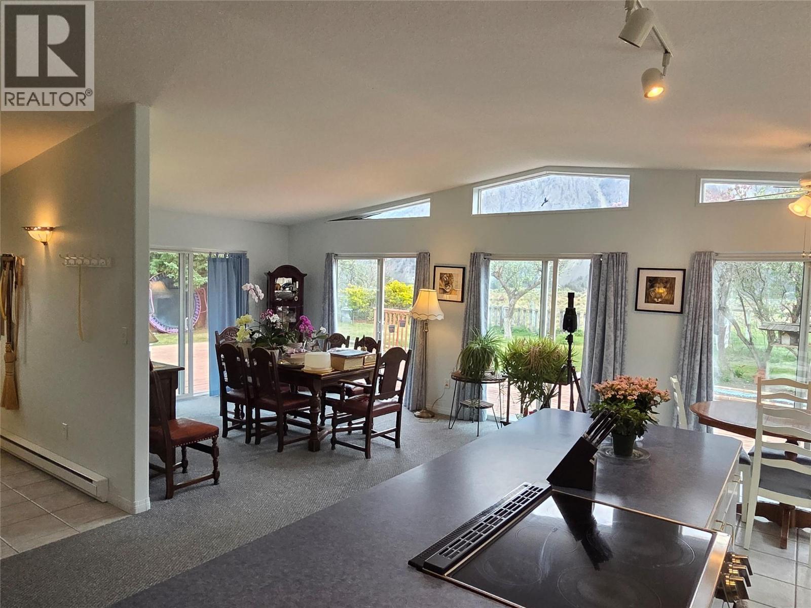 723 3rd Avenue, Keremeos, British Columbia  V0X 1N2 - Photo 13 - 10384153