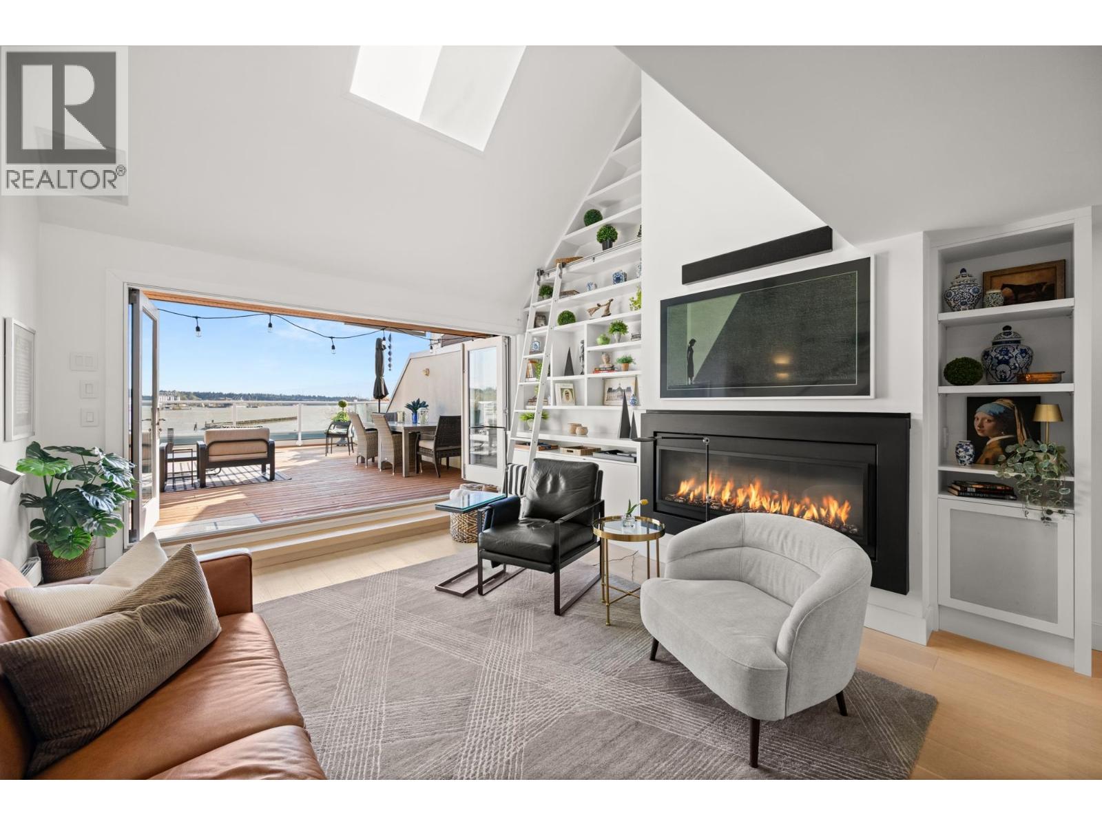 418 5 K DE K COURT, New Westminster, British Columbia