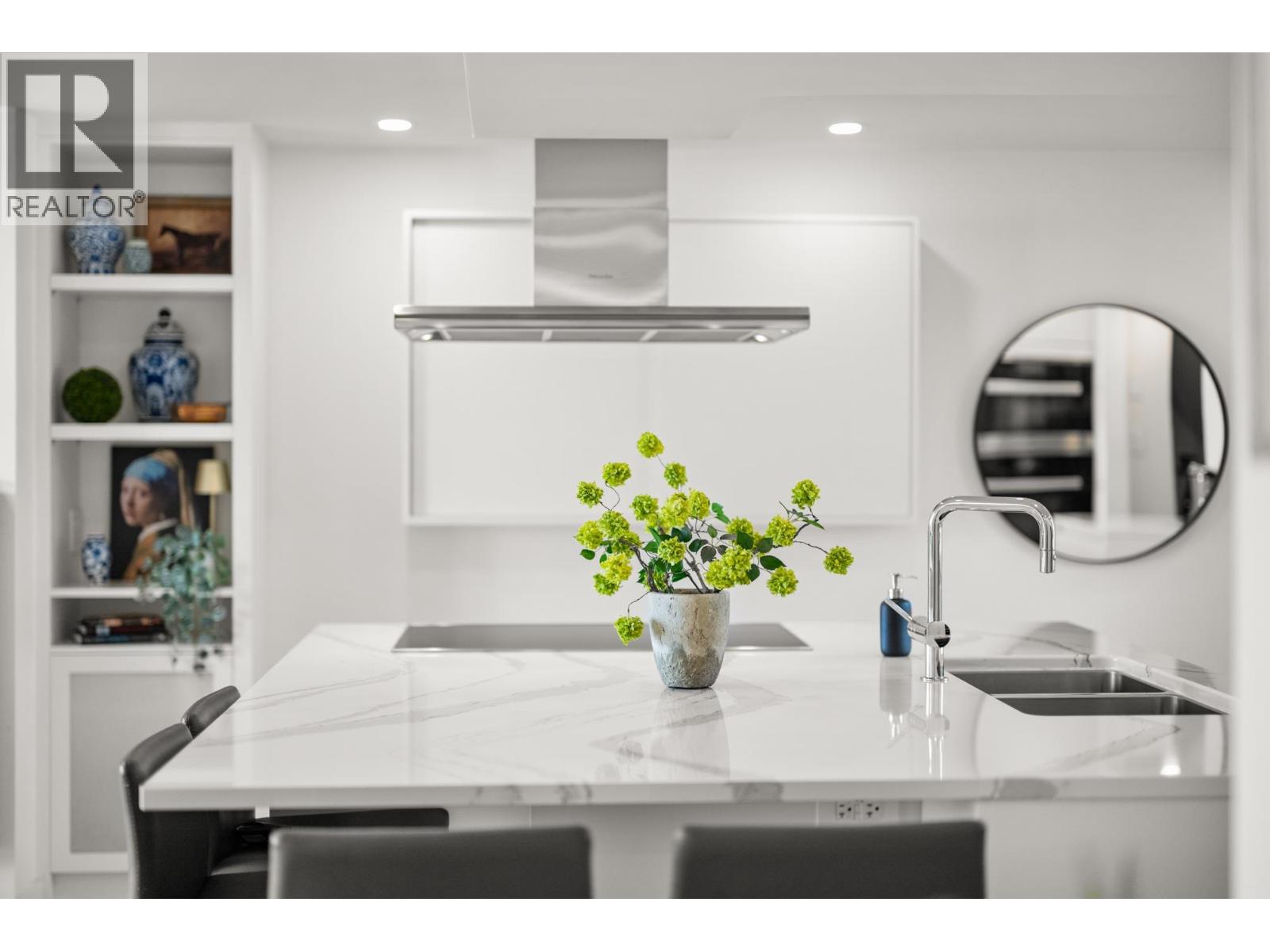 418 5 K De K Court, New Westminster, British Columbia  V3M 6B6 - Photo 5 - R3113399