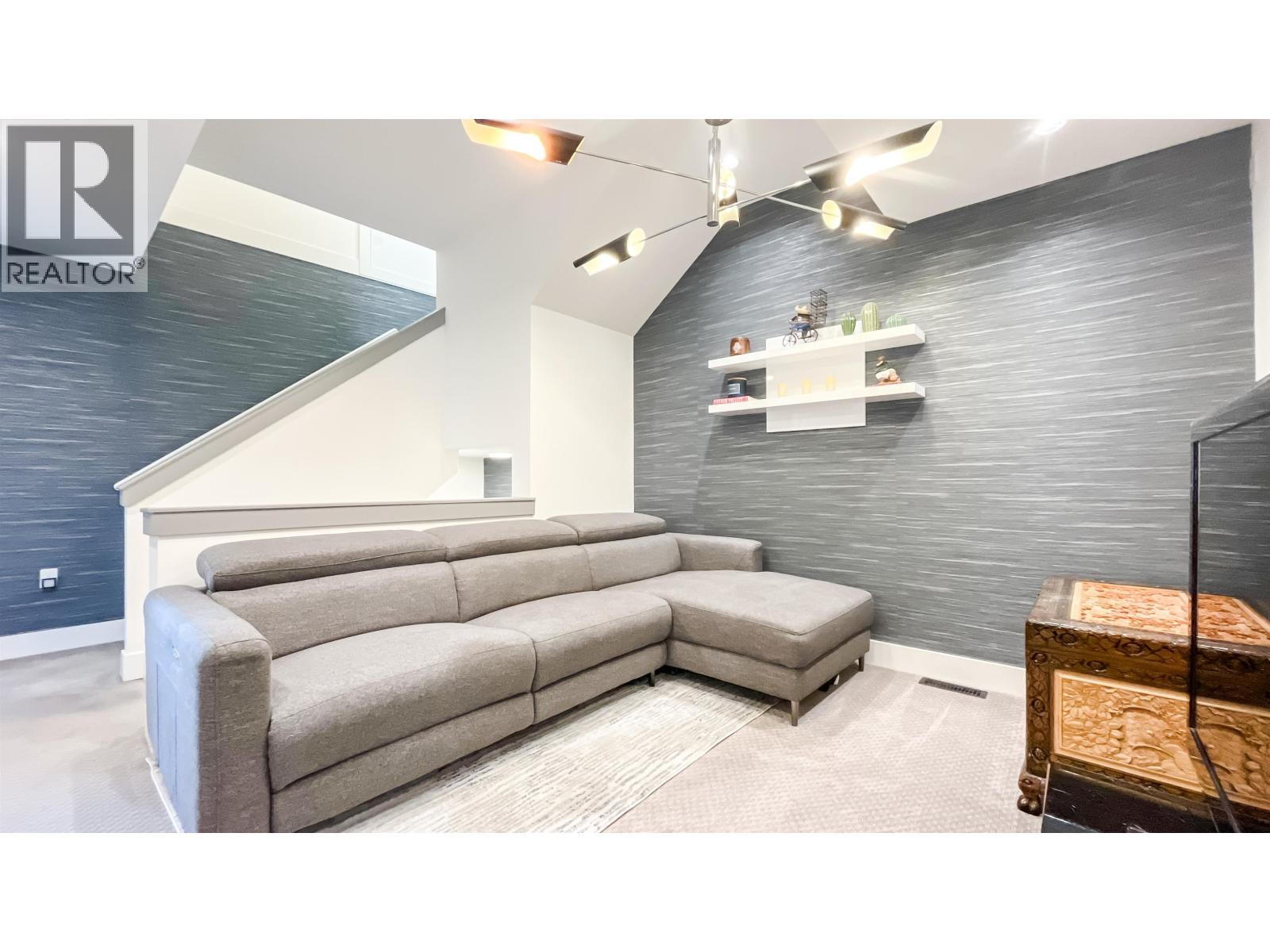 2 3535 Princeton Avenue, Coquitlam, British Columbia  V3E 0P1 - Photo 33 - R3113378