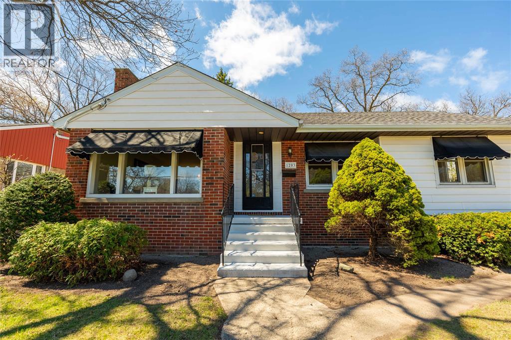 1203 Colborne Road, Sarnia, Ontario  N7V 3K9 - Photo 3 - 26007355