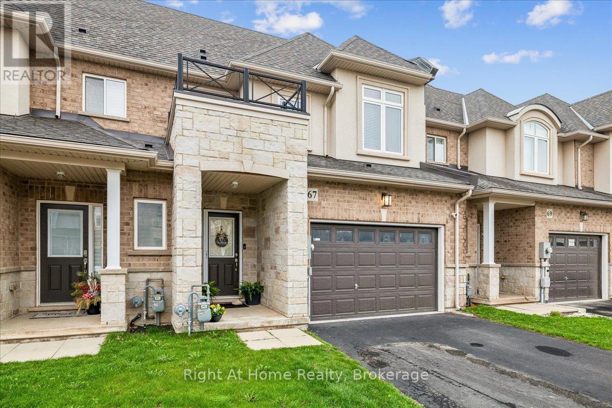 67 FOOTHILLS LANE, Hamilton, Ontario