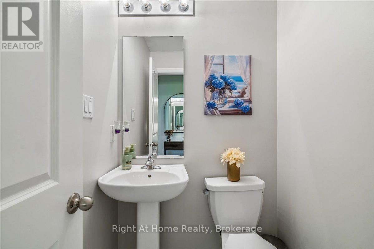 67 Foothills Lane, Hamilton, Ontario  L8E 0K1 - Photo 5 - X13023414