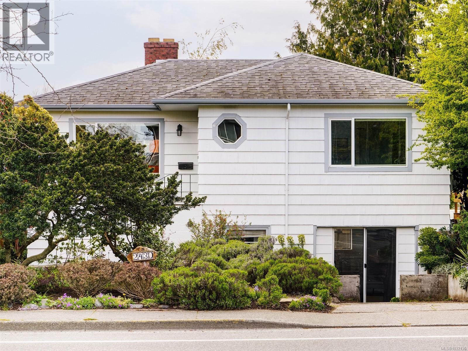 2430 Foul Bay Rd, Saanich, British Columbia  V8R 5A9 - Photo 1 - 1032136