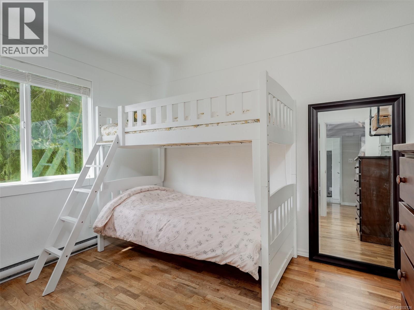 2430 Foul Bay Rd, Saanich, British Columbia  V8R 5A9 - Photo 10 - 1032136