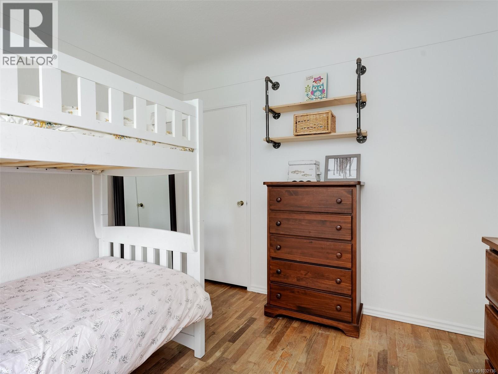 2430 Foul Bay Rd, Saanich, British Columbia  V8R 5A9 - Photo 11 - 1032136