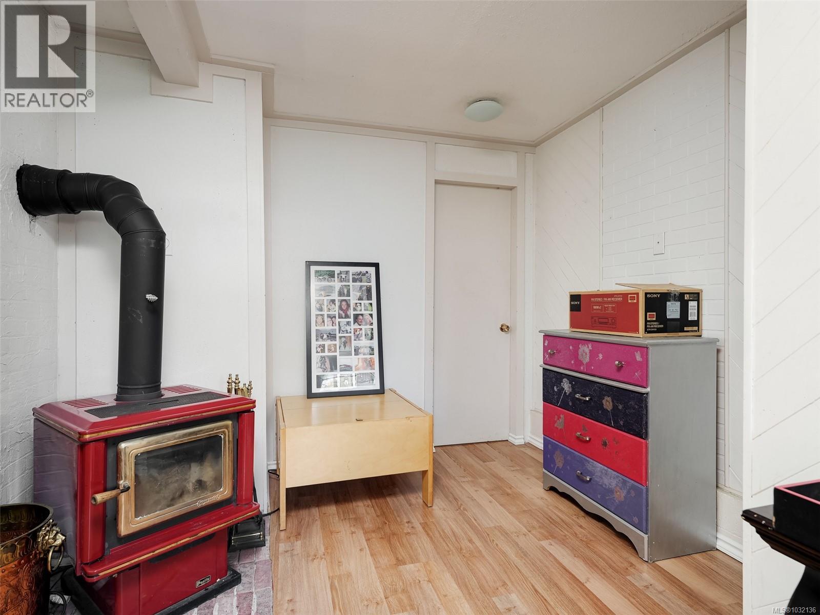 2430 Foul Bay Rd, Saanich, British Columbia  V8R 5A9 - Photo 16 - 1032136