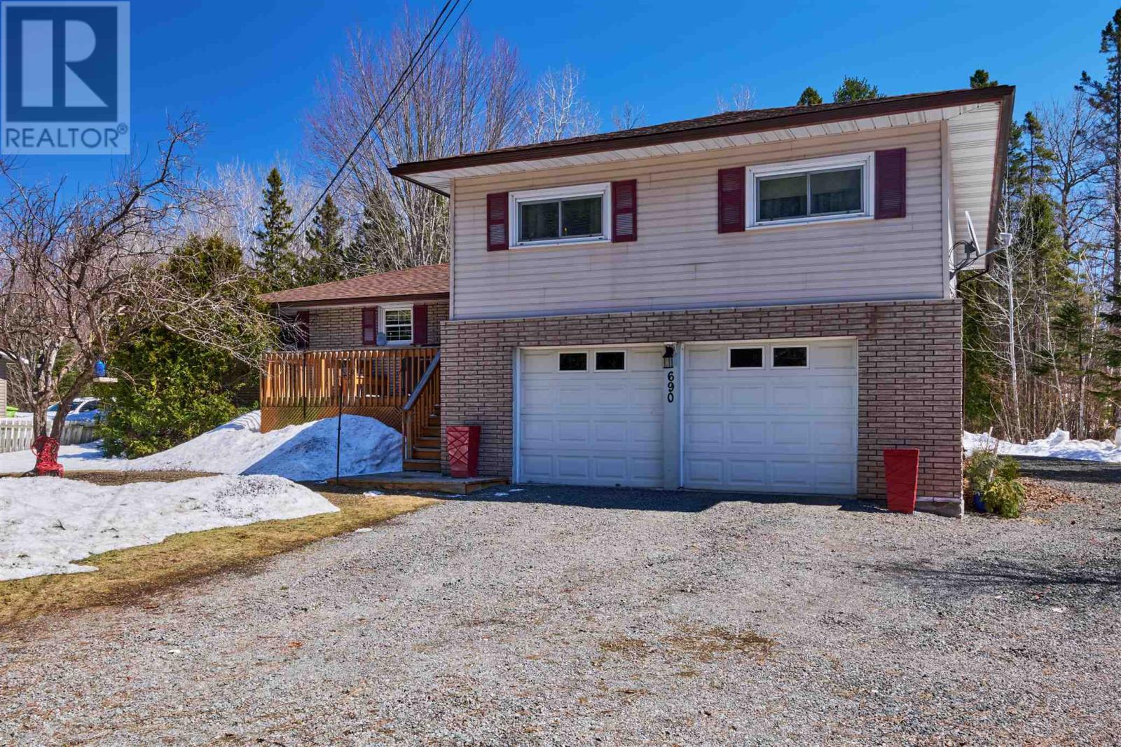 690 Walls Side Rd, Sault Ste. Marie, Ontario  P6A 6K4 - Photo 2 - SM260680