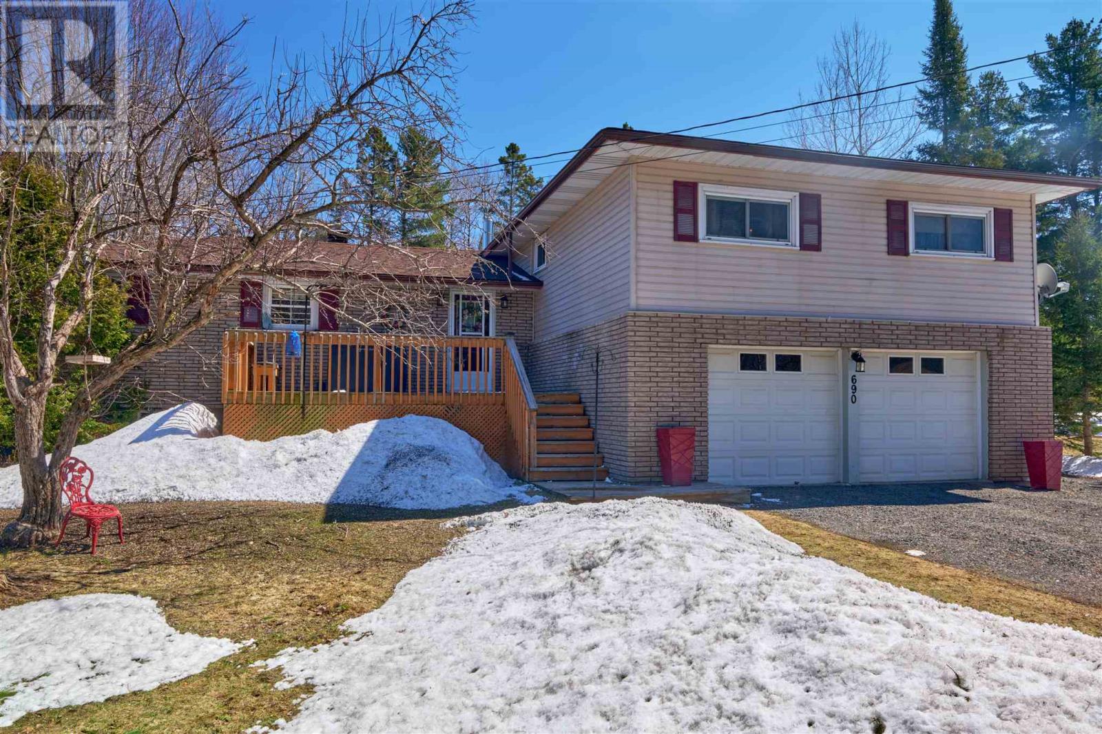 690 Walls Side Rd, Sault Ste. Marie, Ontario  P6A 6K4 - Photo 3 - SM260680