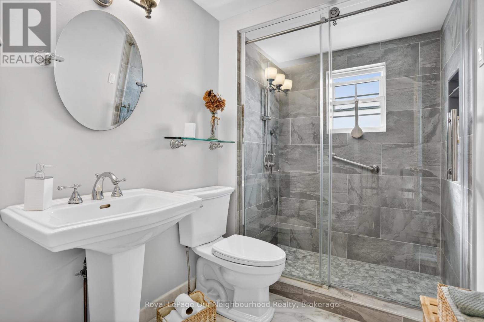 656 Hillcroft Street, Oshawa, Ontario  L1G 7K6 - Photo 28 - E13023336