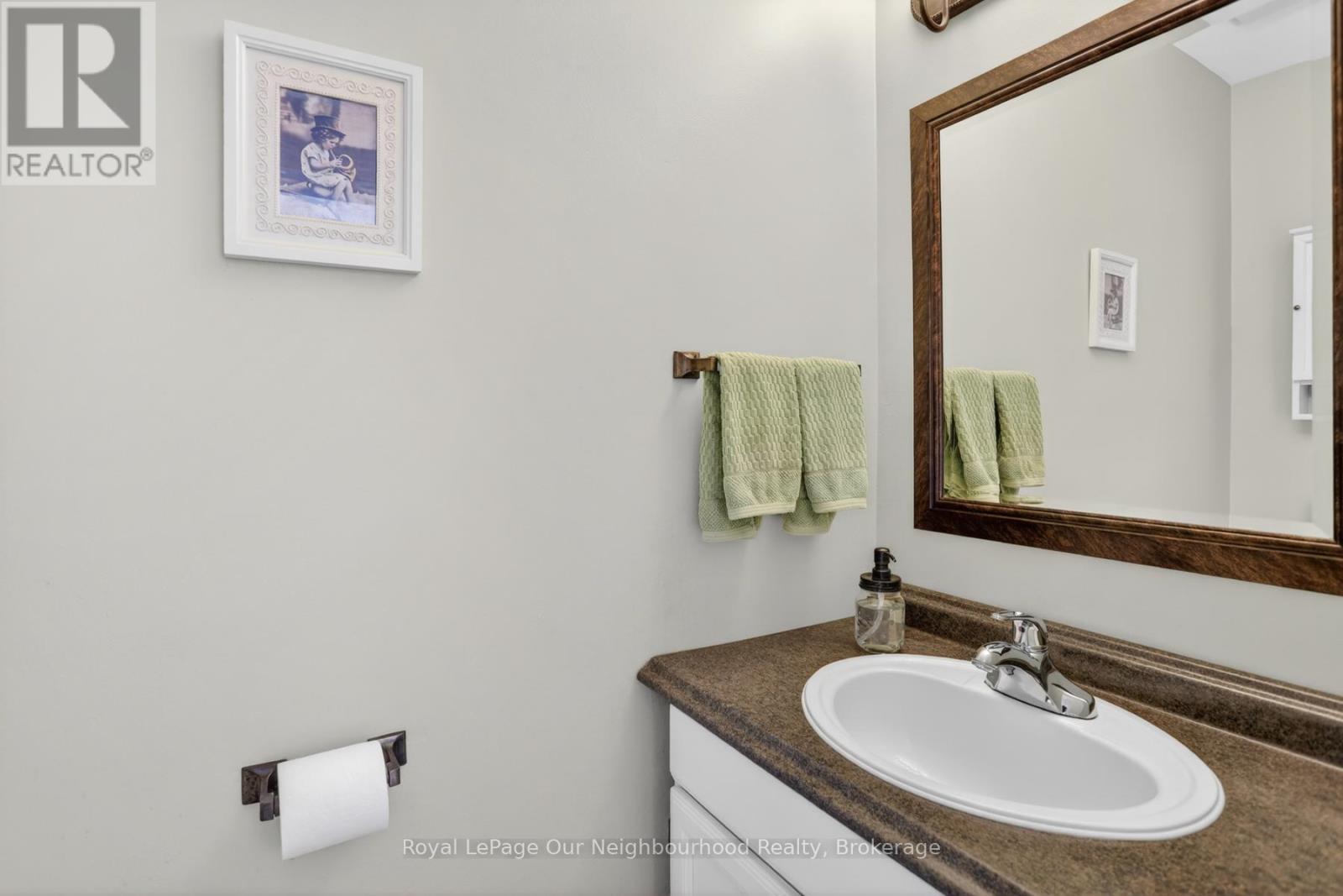 656 Hillcroft Street, Oshawa, Ontario  L1G 7K6 - Photo 3 - E13023336